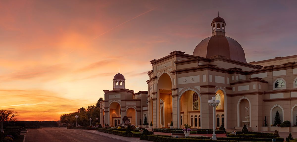 Sight & Sound’s Branson theater exterior in the Ozark hills.